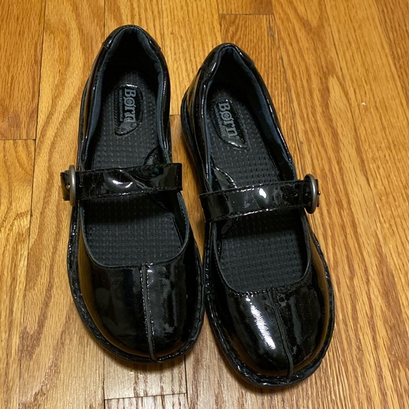 BORN Patent Leather Mary Jane’s, 7/38 - Picture 1 of 10